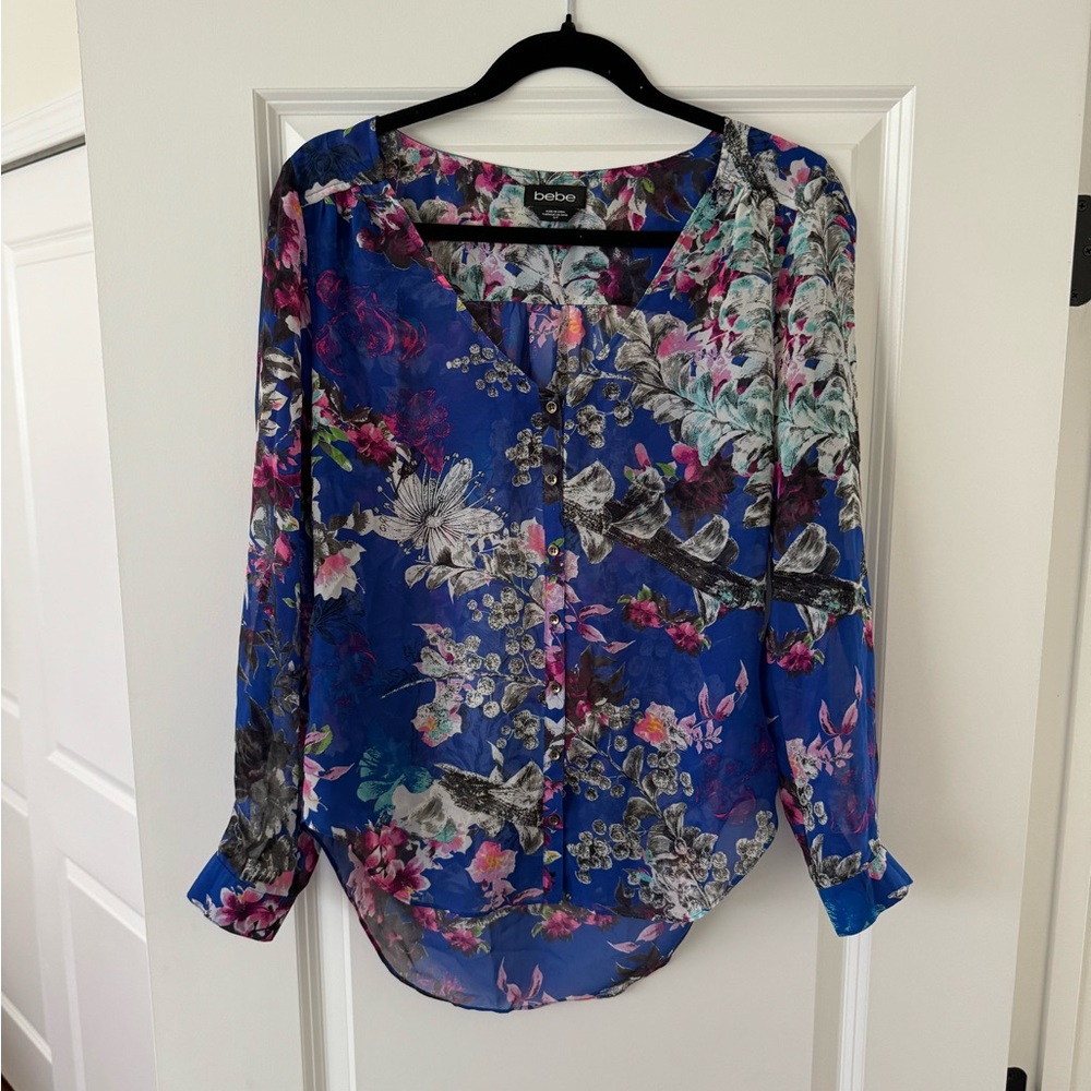 Bebe blue floral top size small